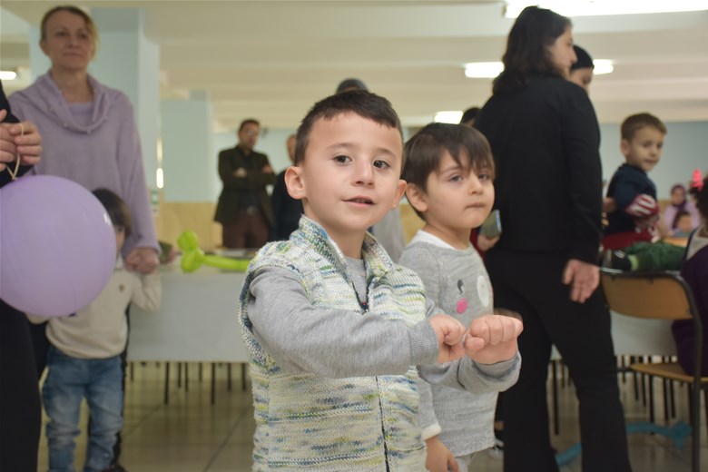 Afyonkarahisar’da Gençlik ve Spor İl Müdürlüğü Personelleri, Otizm Farkındalık Günü’nde Özel Eğitim Anaokulu Öğrencileriyle Etkinlik Düzenledi.