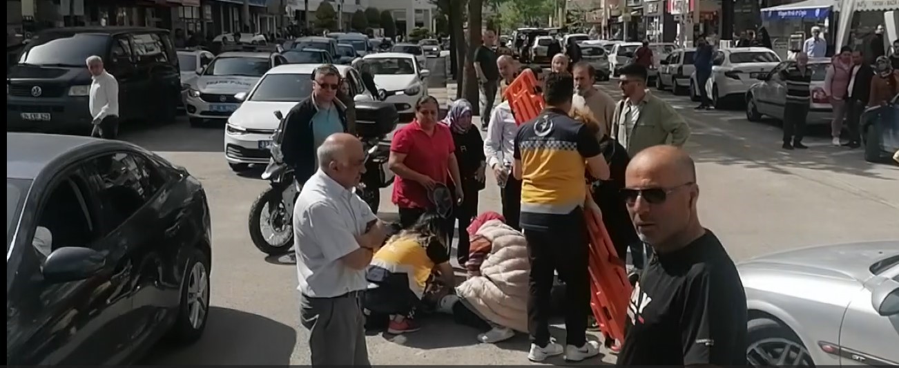Isparta'da Elektrikli Bisiklete Otomobil Çarptı, 1 Yaralı