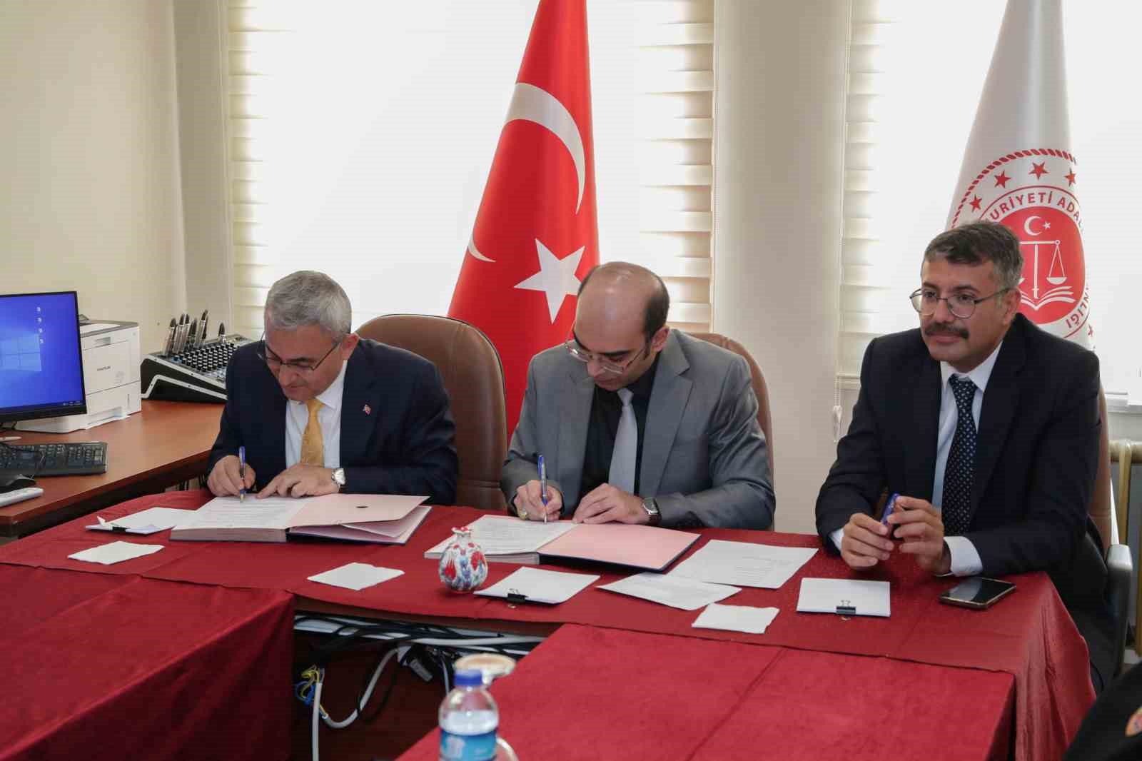 Kütahya'da tutuklu ve hükümlülere kültür ve sanat eğitimi.