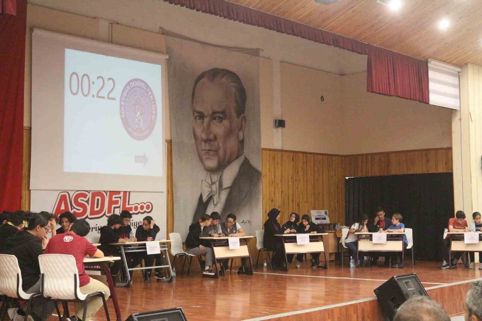 Afyonkarahisar'da Matematik ve Fen Yarışmasında İl Birincisi Sandıklı'dan Geldi