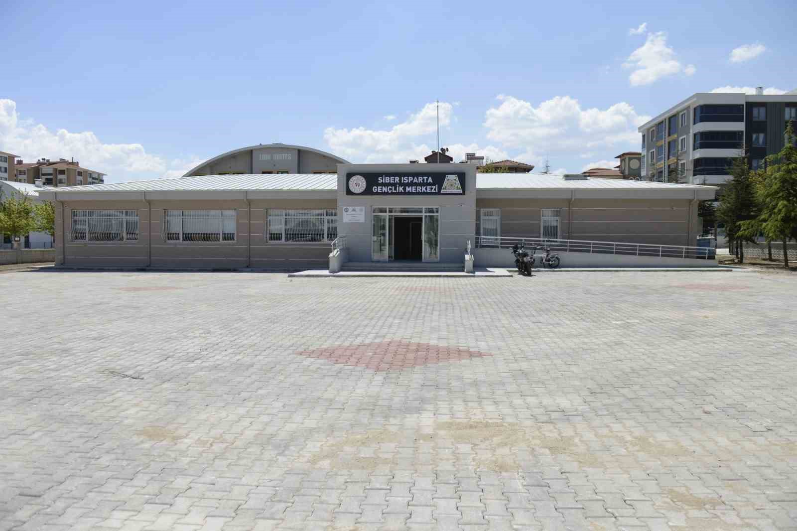 Isparta Belediyesi Siber Isparta Gençlik Merkezi'ni Kurdu