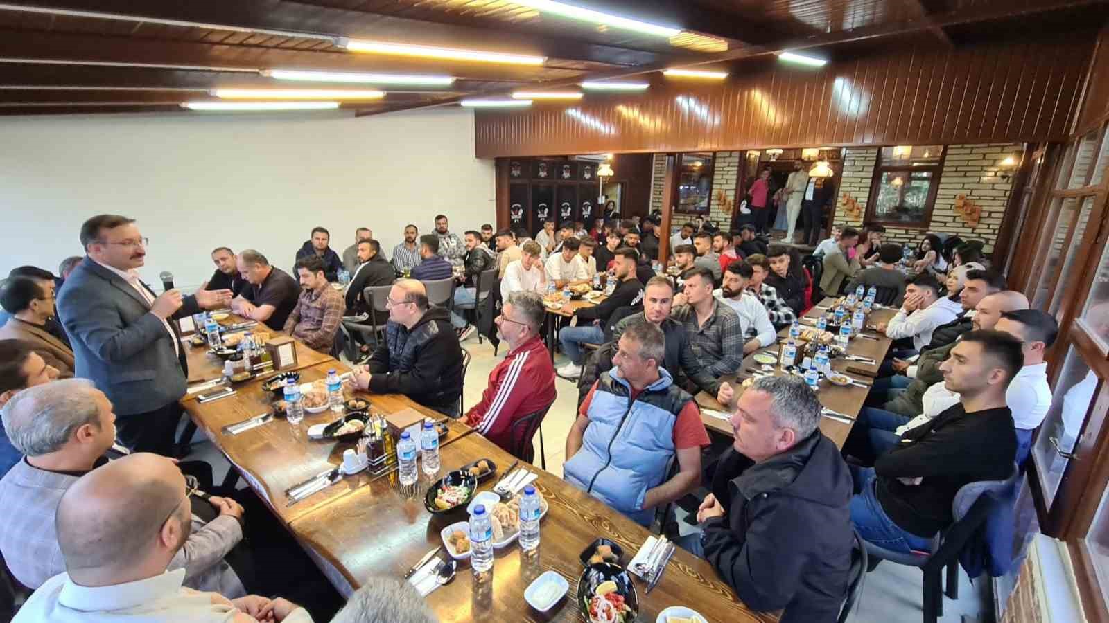 Emet Belediyesi, Gençlerle Spor ve Gençlik Projeleri Üzerine Toplantı Yaptı.