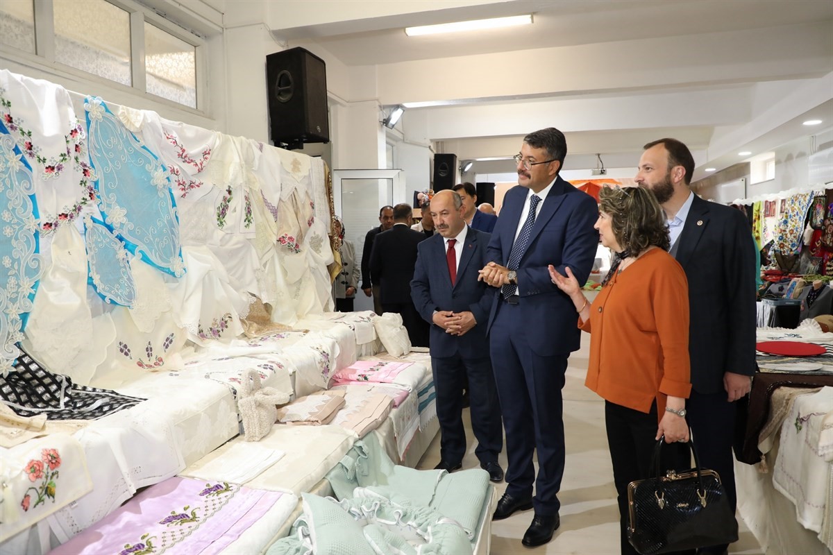 Kütahya'da Hayat Boyu Öğrenme Haftası Etkinlikleri Gerçekleştirildi