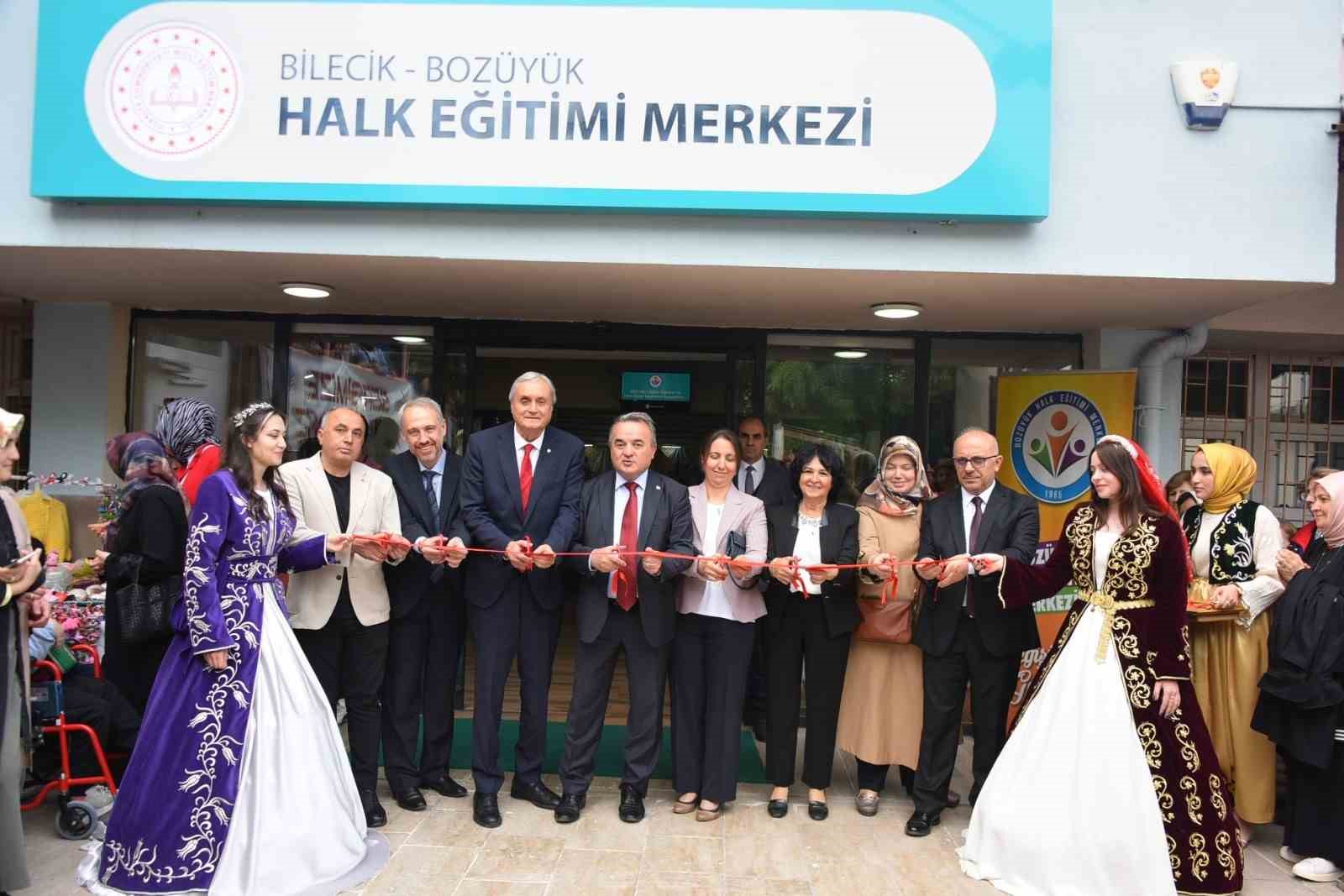 Bozüyük'te Yaygın Eğitim Haftası 'Sene Sonu Sergisi' ile başladı.
