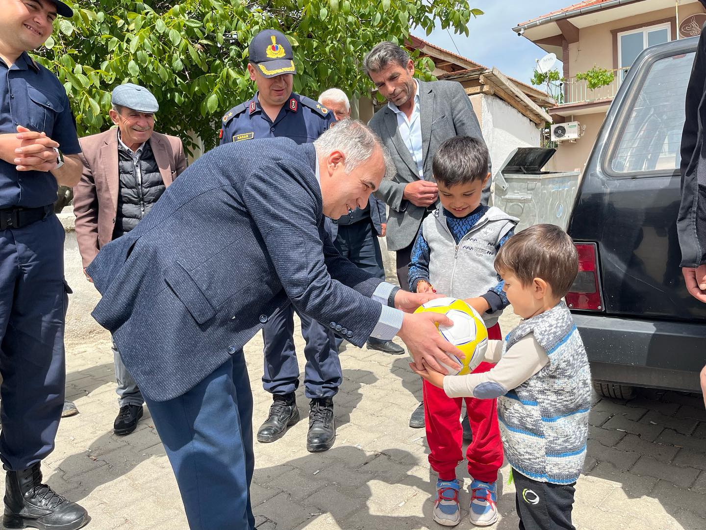 Kaymakam Kemal Duru, Doğanlı Köyü'nü ziyaret etti ve vatandaşlarla buluştu.