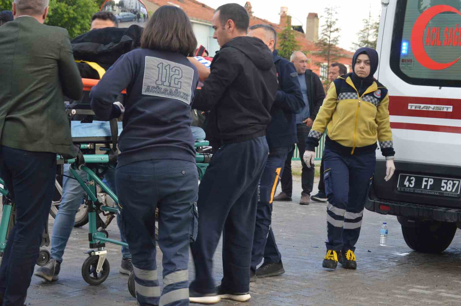 Tavşanlı'da Otomobil ile Motosiklet Çarpıştı: 1 Yaralı