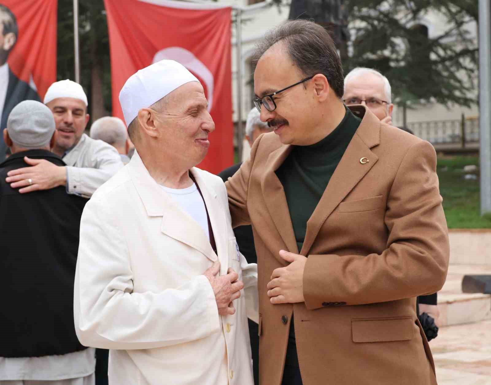 Bilecik Valisi Hacı Adaylarını Dualarla Uğurladı.