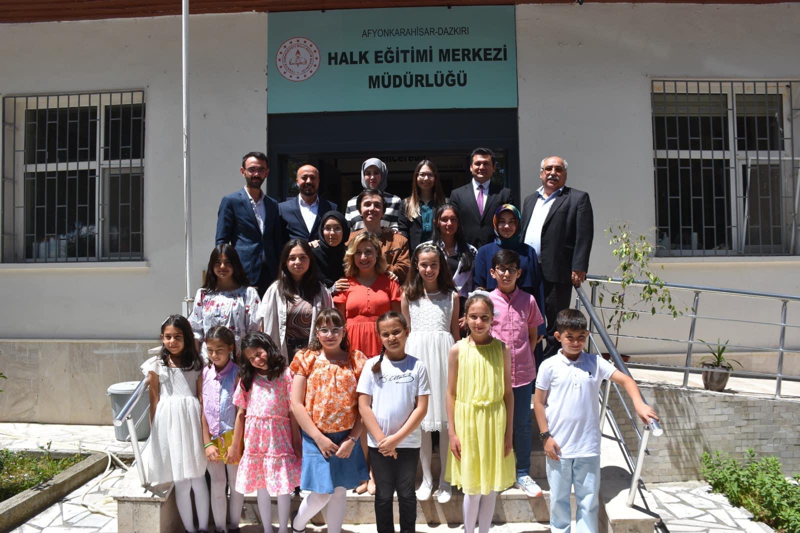 Halk Eğitimi Merkezi Müdürlüğü'nden Harika Sergi Açılışı