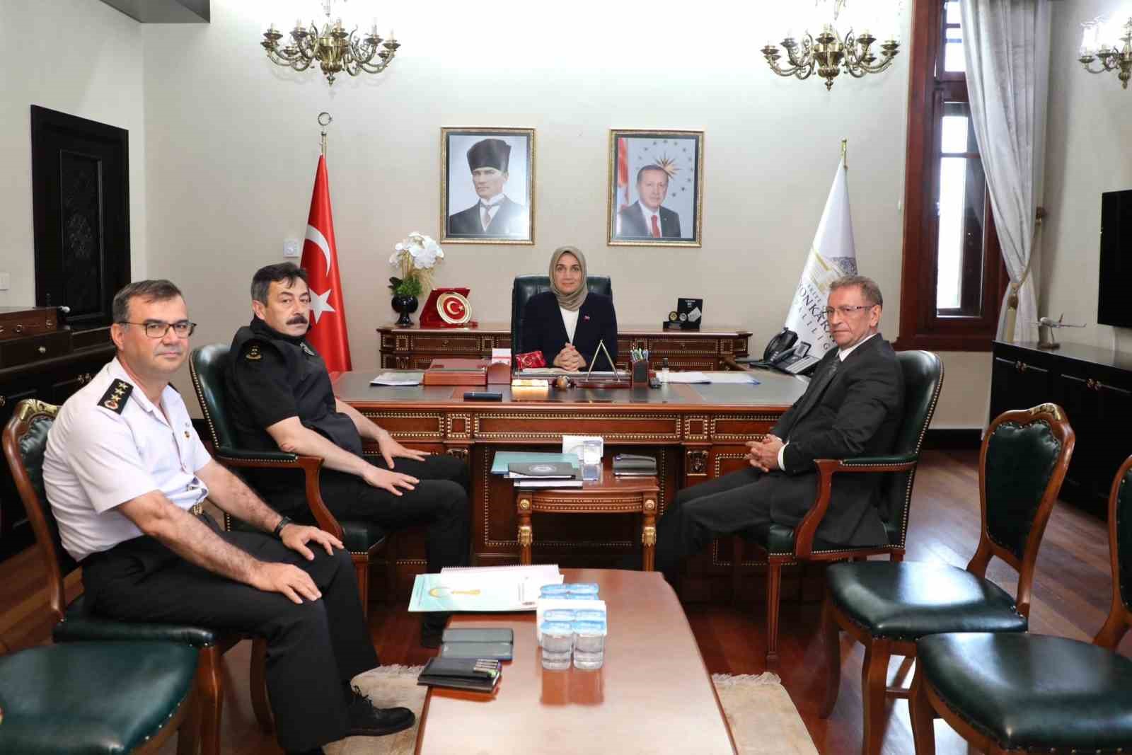 Afyonkarahisar Valisi Asayiş Toplantısı Yaptı.