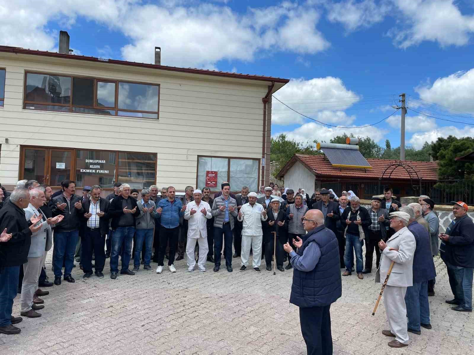 Dumlupınar'dan 9 Hacı Adayı Dualarla Uğurlandı