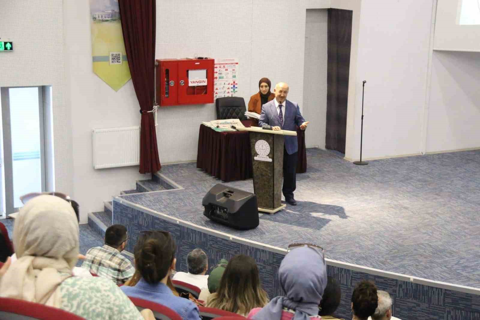 Kütahya'da Psikolojik Danışman ve Öğretmenlere Kadına Şiddet ve Spor Yönlendirmesi Toplantısı