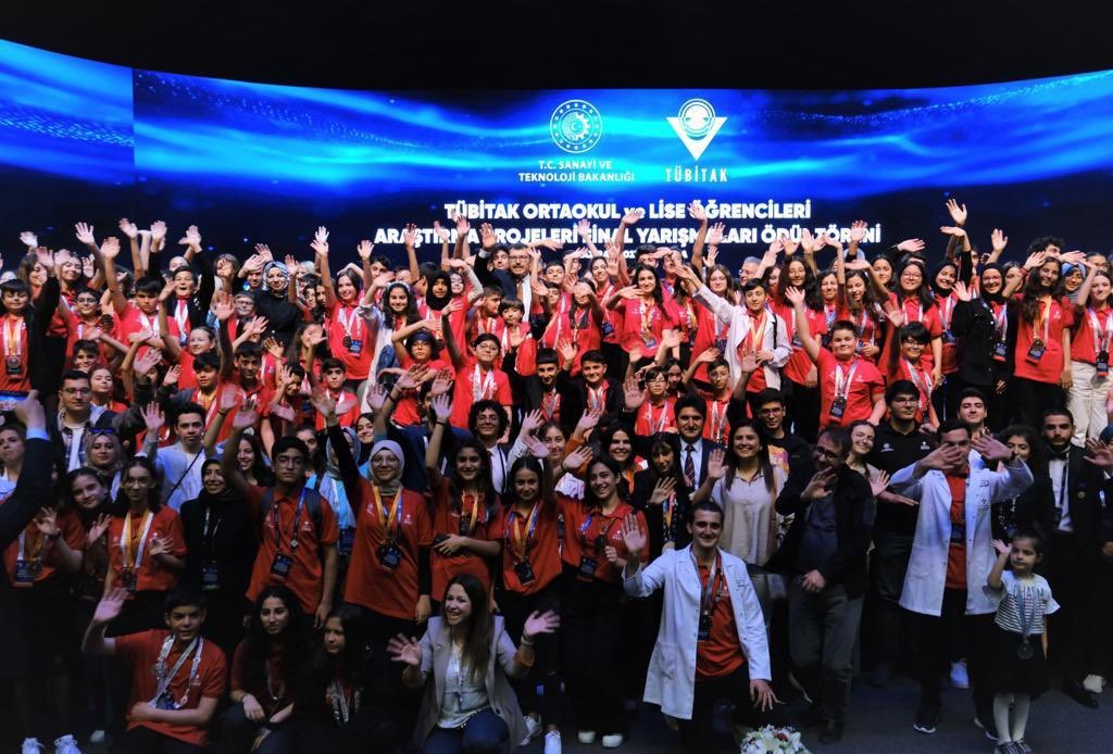 TÜBİTAK Lise Öğrencileri Araştırma Projeleri Türkiye Final Yarışmasında Eskişehir 5 ödül kazandı.
