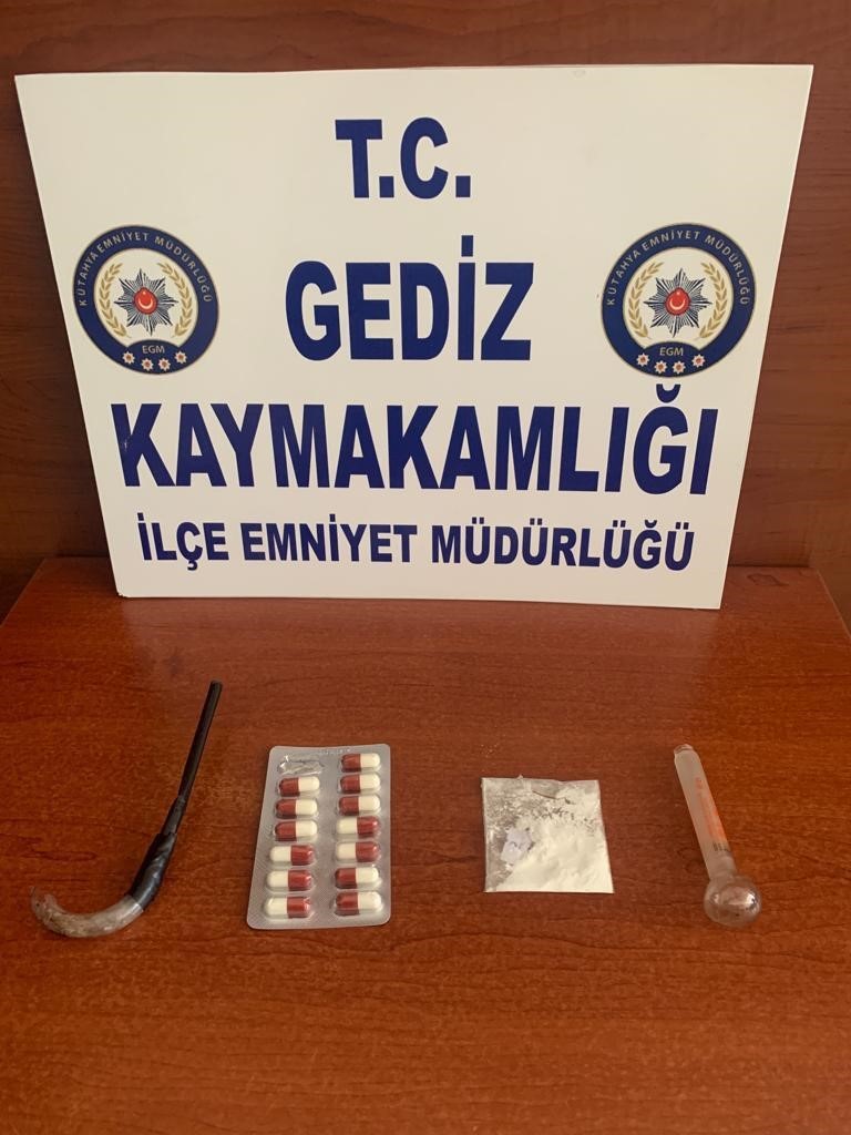 Gediz'de Uyuşturucu Operasyonu: 2 Şüpheli Yakalandı