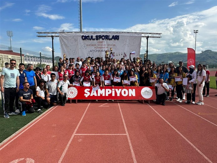 Genç Kriketçiler Afyon'da Yarıştı ve Başarılı Oldu!