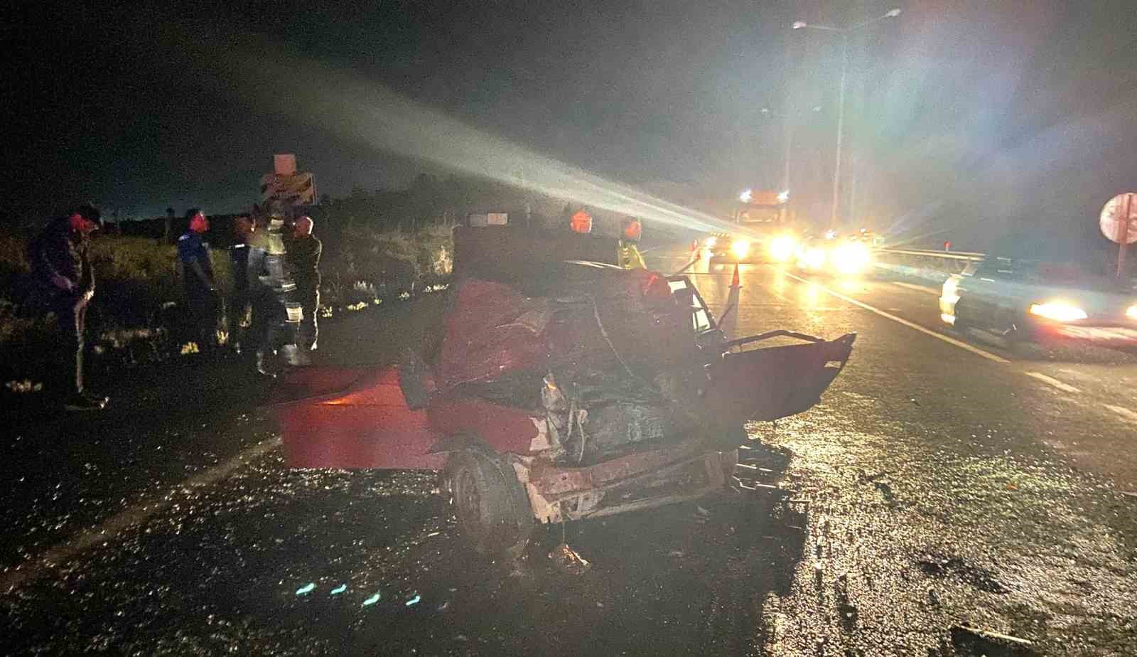 Kütahya'da Tır-Otomobil Çarpışması: 5 Yaralı