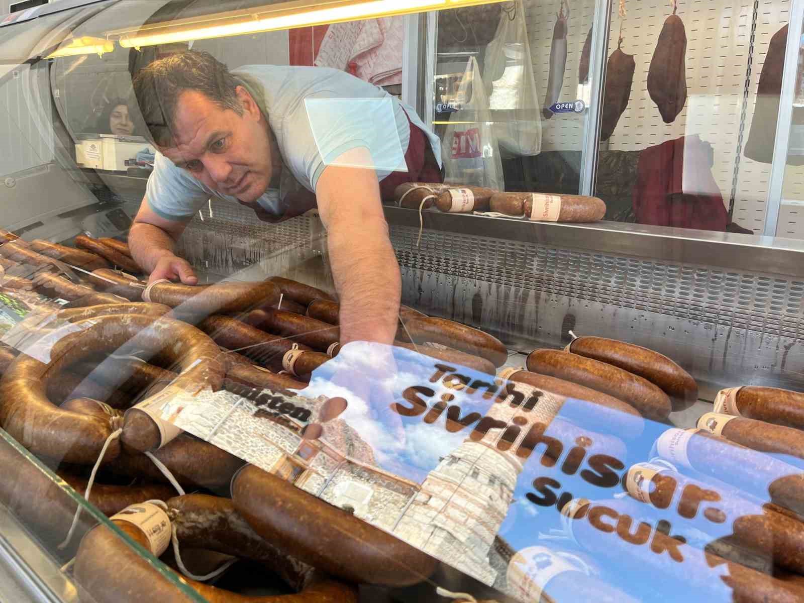 Sivrihisar kurban etlerini sucuğa çeviriyor!