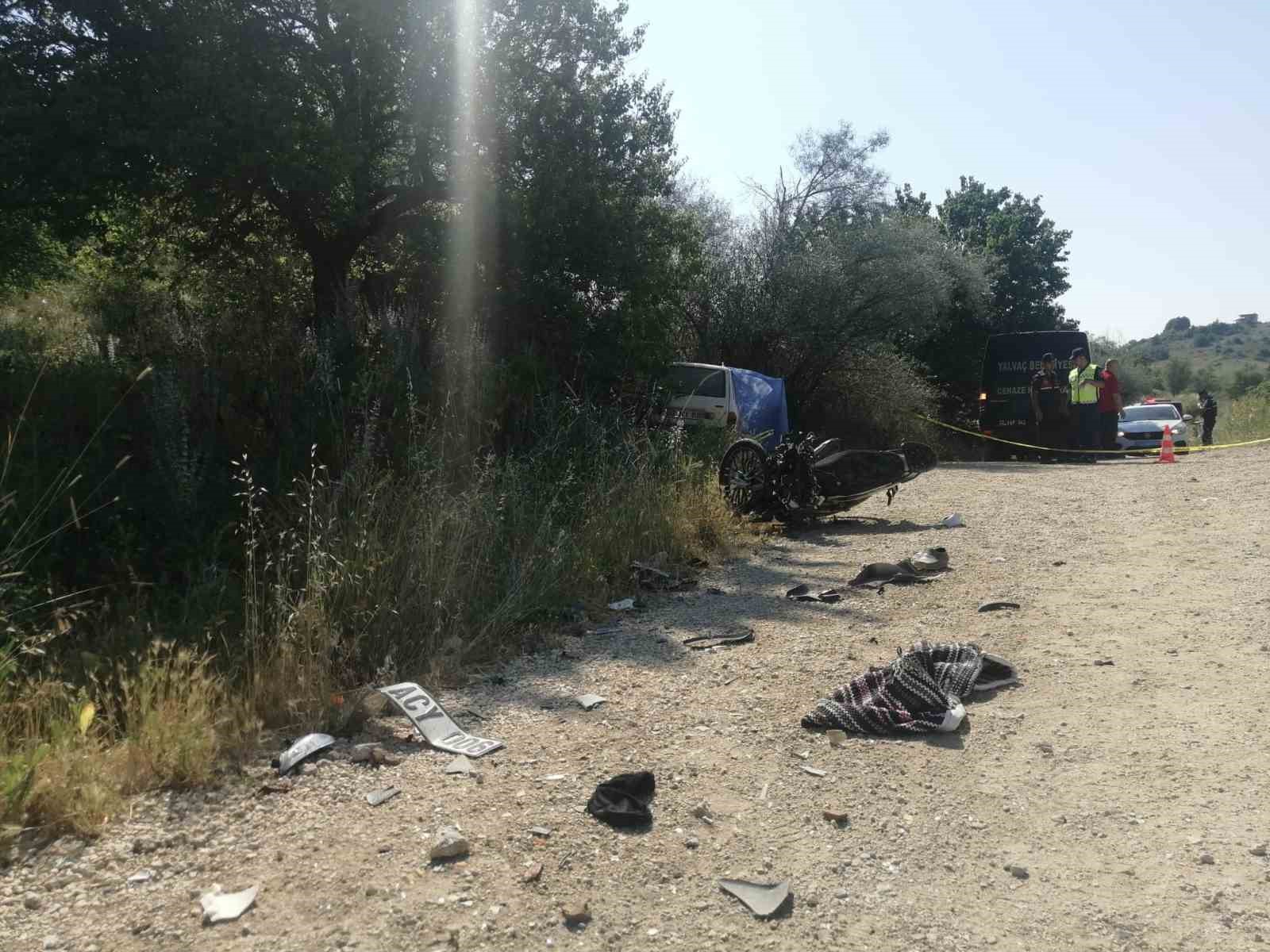 Yalvaç'ta meydana gelen trafik kazasında 1 ölü, 2 yaralı.