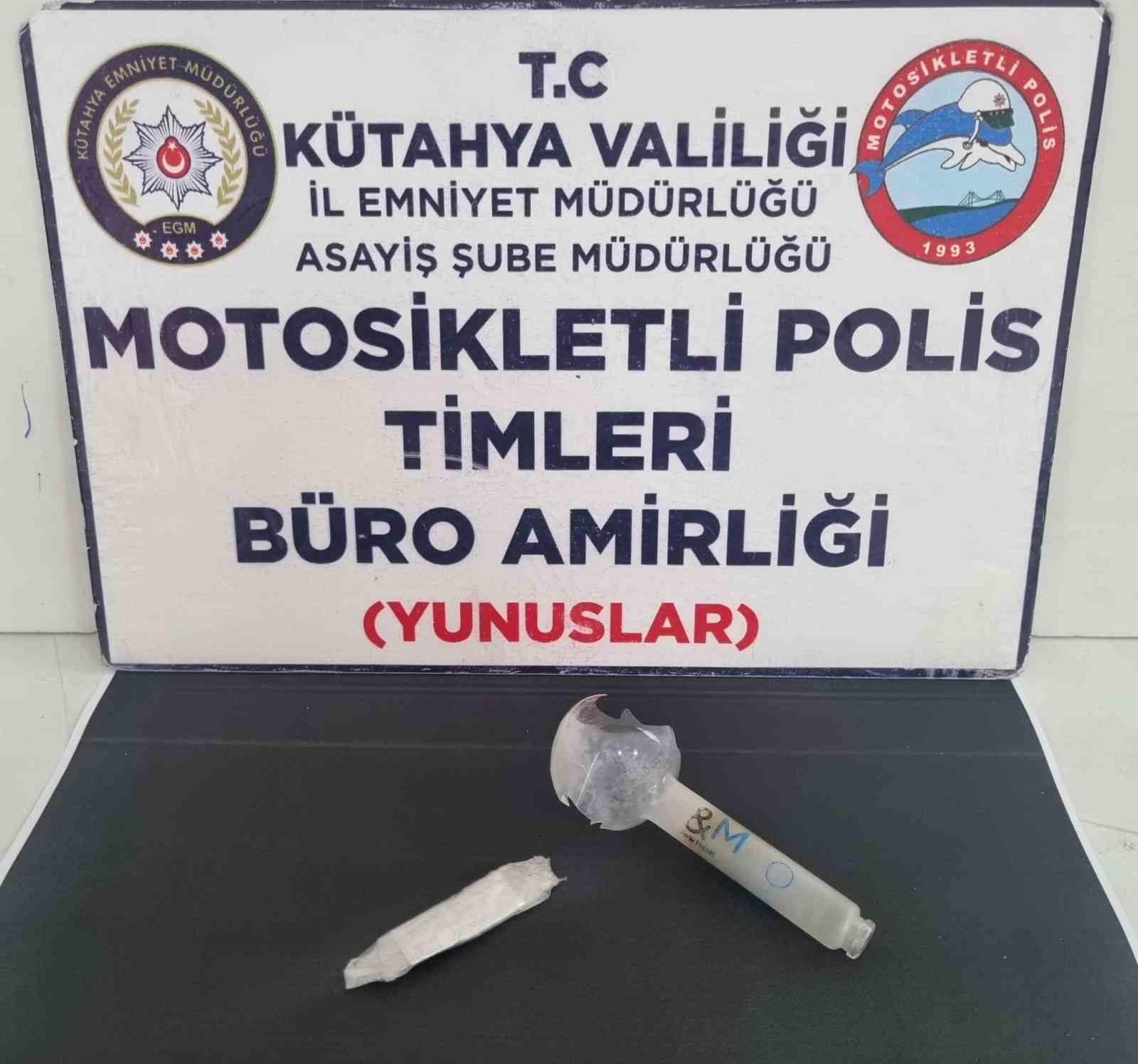 Kütahya'da Uyuşturucu Taşıyan Şahıs ve Çalıntı Motosiklet Yakalandı