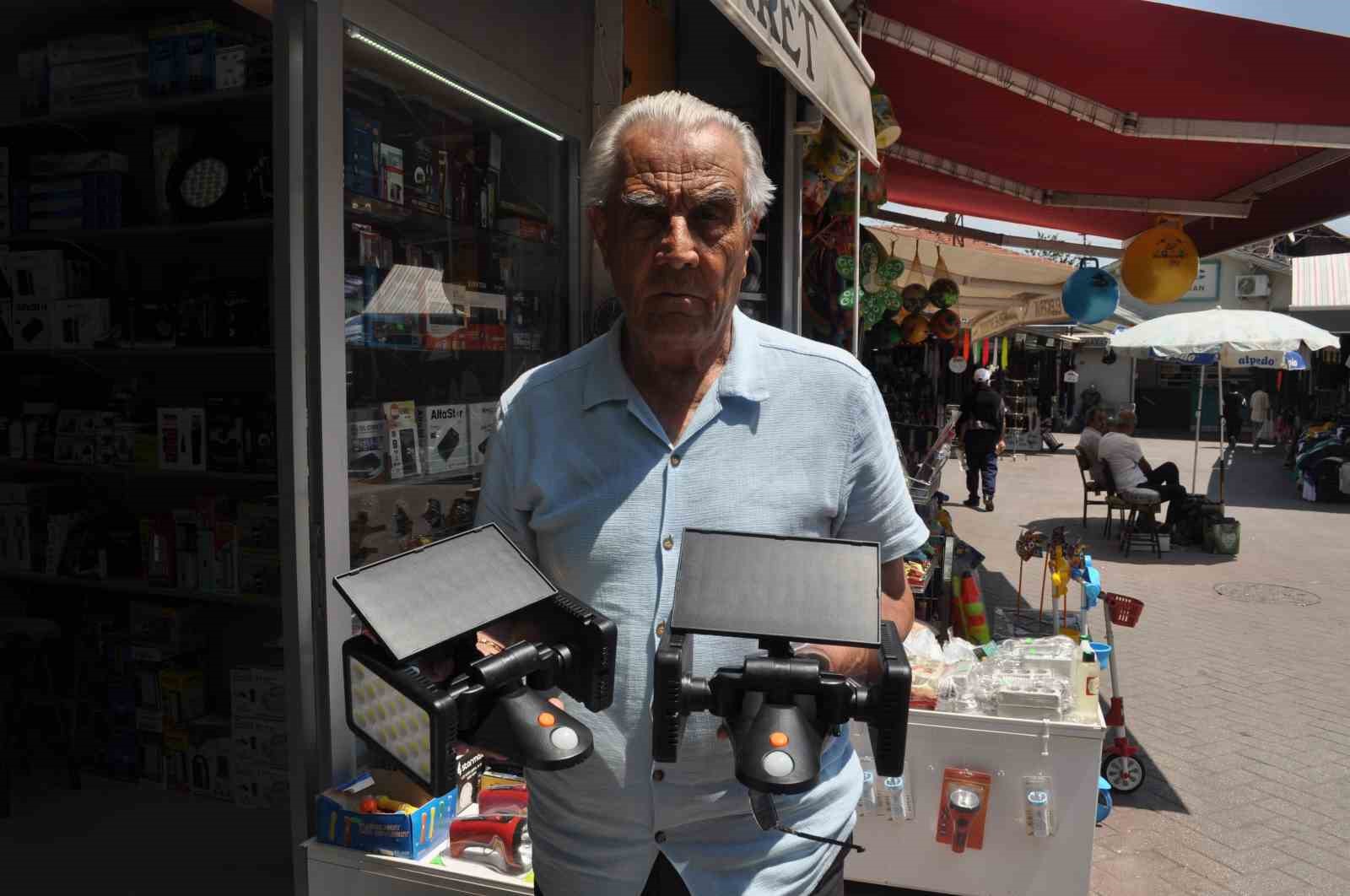 Yaz mevsiminin gelmesiyle hava sıcaklıkları artarken güneş panelli akıllı fenerlere talep yüzde 70 arttı.