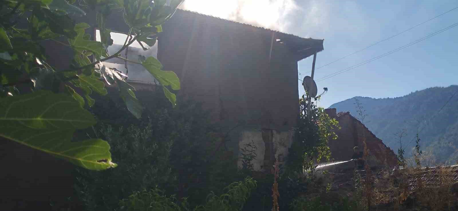 Bilecik'te Yangında Bir Kişi Hayatını Kaybetti