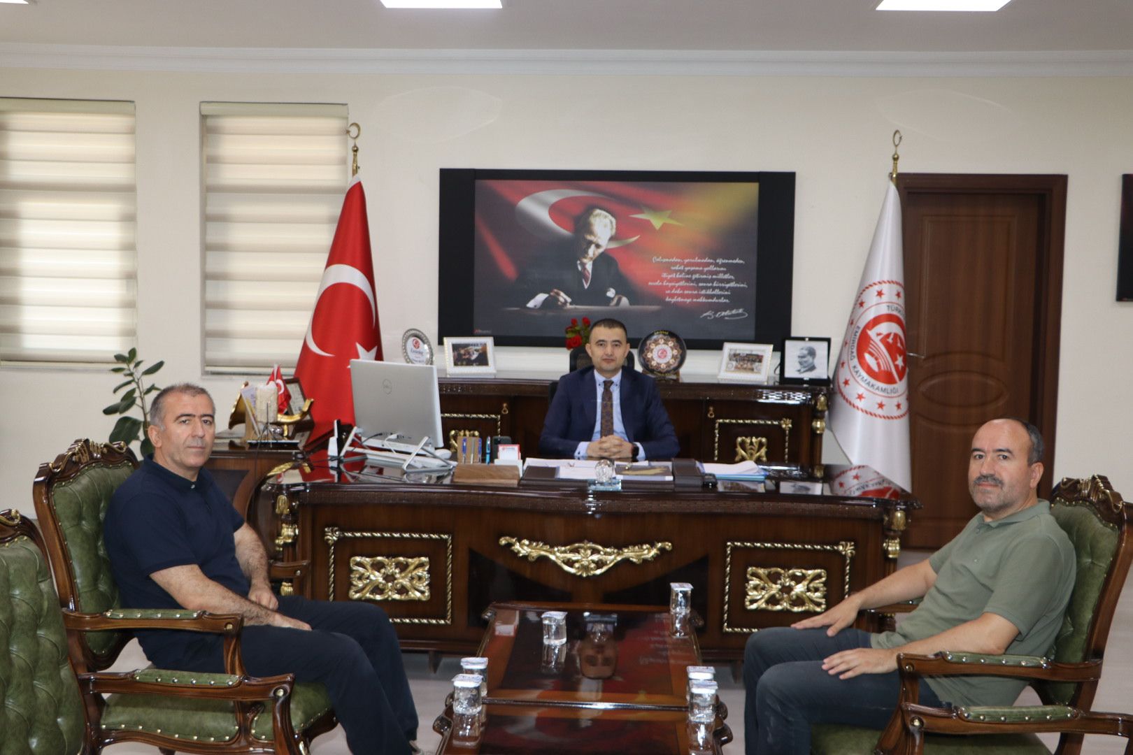 Belçika'da yaşayan Emirdağ'lı gurbetçiler Kaymakam Bilici'yi ziyaret etti.