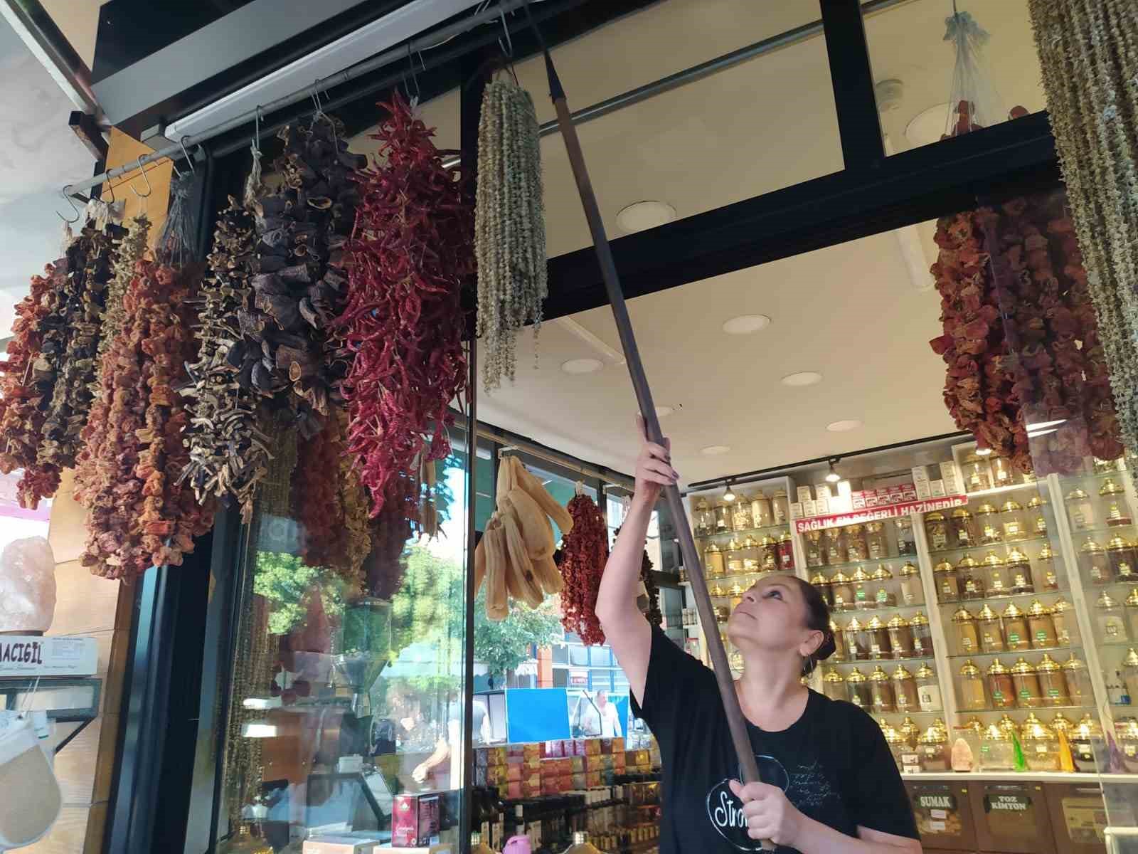 Eskişehir'de hava sıcakları sebze kurutma sezonunu başlattı