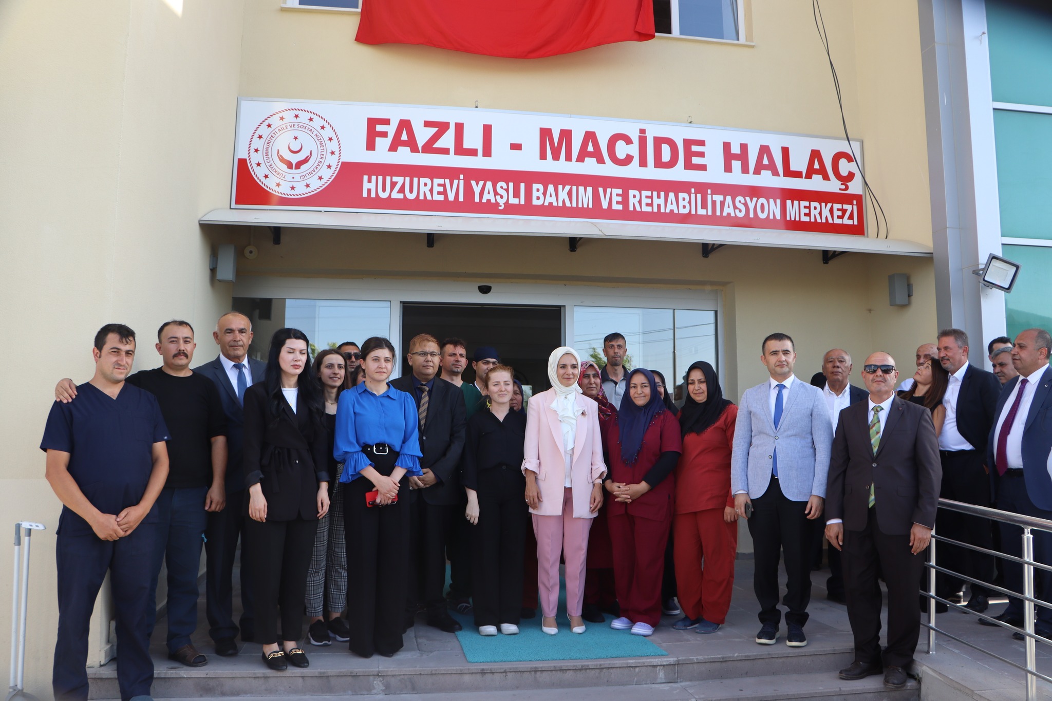 Aile ve Sosyal Hizmetler Bakanı huzurevi ziyaretinde