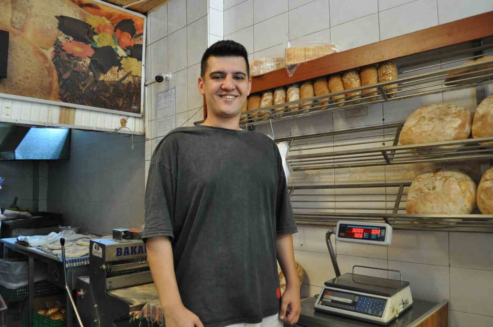 Eskişehir'deki Fırıncı, Poşet Getirenlere İndirimli Ekmek Veriyor