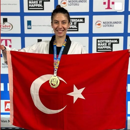 Meryem Betül Çavdar Avrupa Paralimpik Şampiyonası'nda altın madalyayı kazandı.