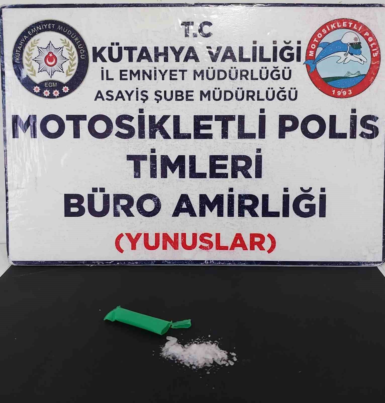 Kütahya'da Motosikletli Polislerden Metamfetamin Yakalama