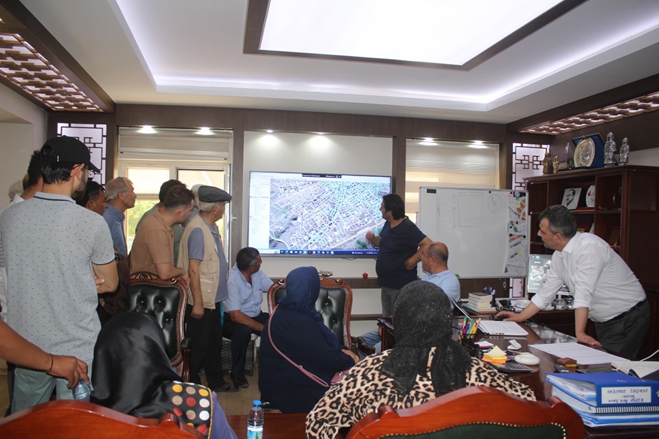 Belediye Başkanı Serkan Koyuncu Mahalle Sakinlerini Dinliyor