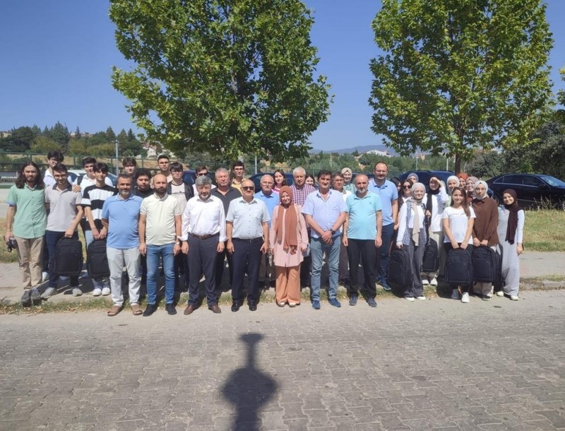 Gediz Belediyesi, Başarılı Öğrencilere Kahvaltı Verdi