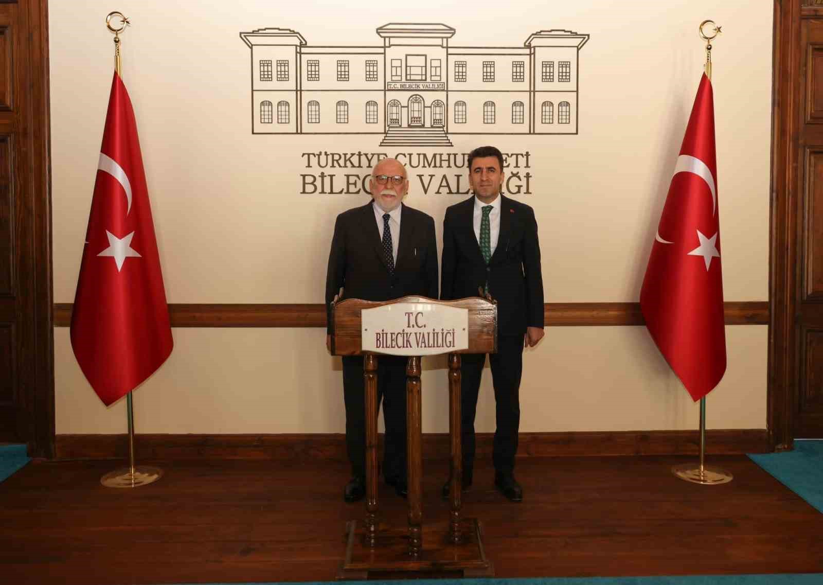 Bilecik Valisi'ne eski Bakan ziyareti