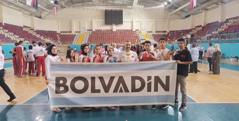 Gençlerimiz İller Arası Kickboks Şampiyonası'nda altın kazandı