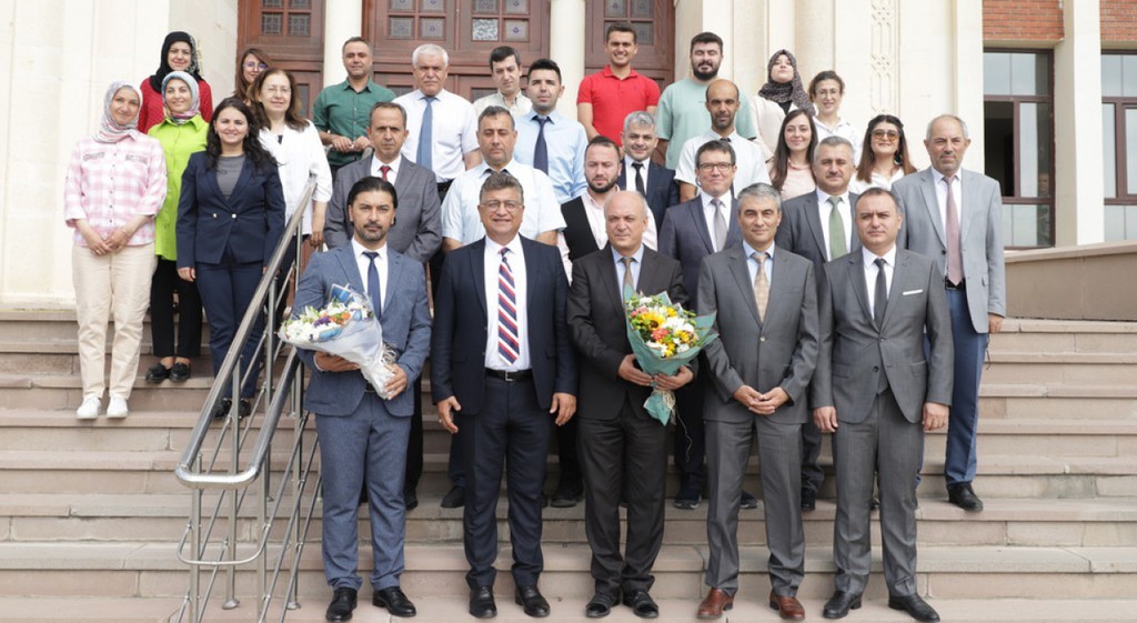 Dumlupınar Üniversitesi'nin Lisansüstü Eğitim Enstitüsü Müdürlüğü görevi değişti.