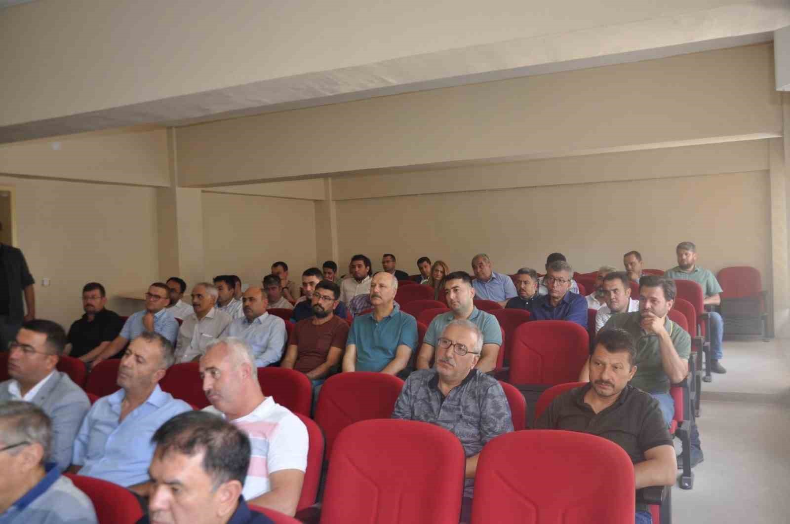 Afyonkarahisar Sandıklı'da eğitim kalitesi üzerine toplantı düzenlendi.