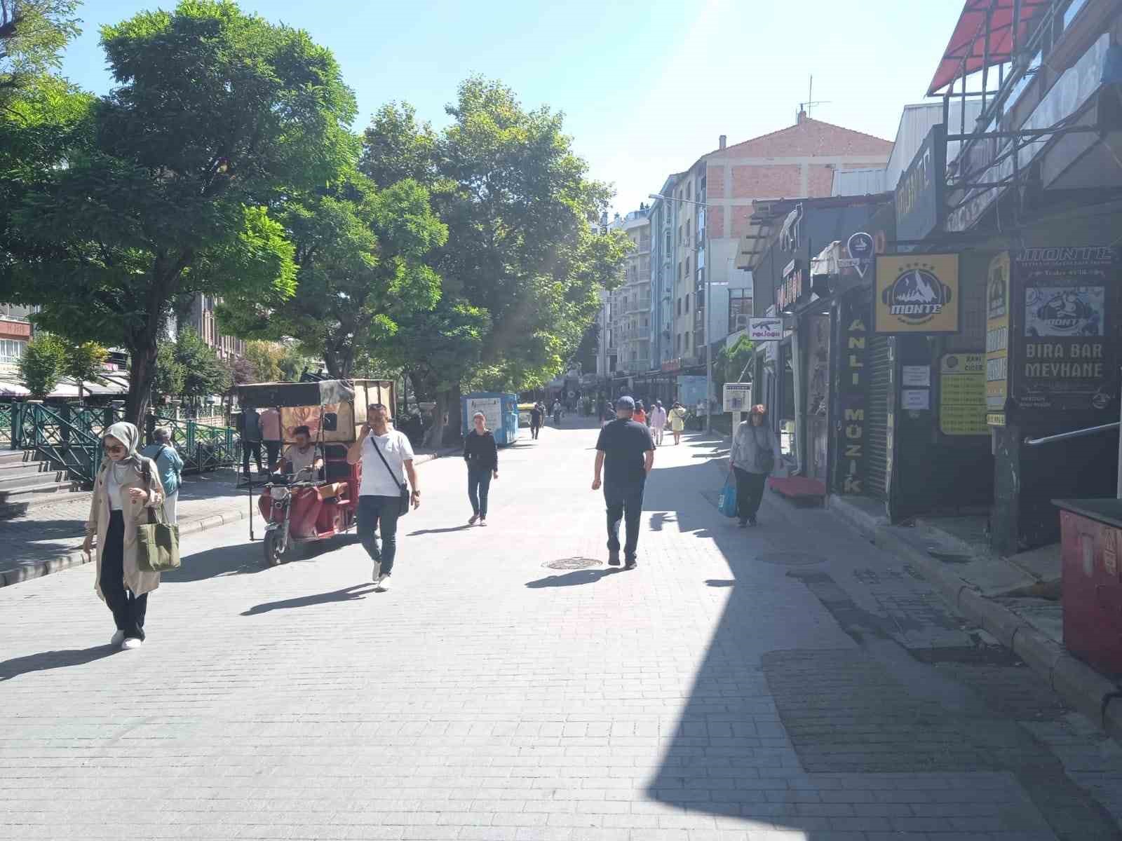 Eskişehir'de Okullar Açıldı, Merkezde Yoğunluk Azaldı.