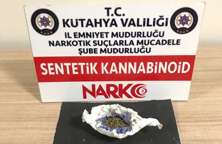 Kütahya'da Uyuşturucu Bulunan Şahıs Yakalandı.