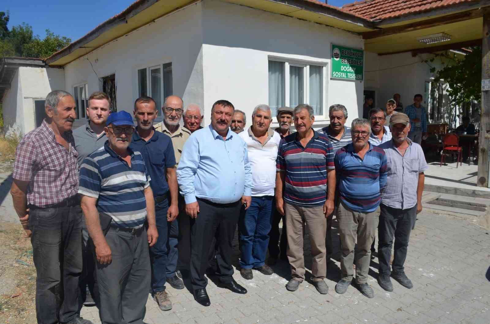 Beylikova'da mahalle yol çalışmaları devam ediyor.