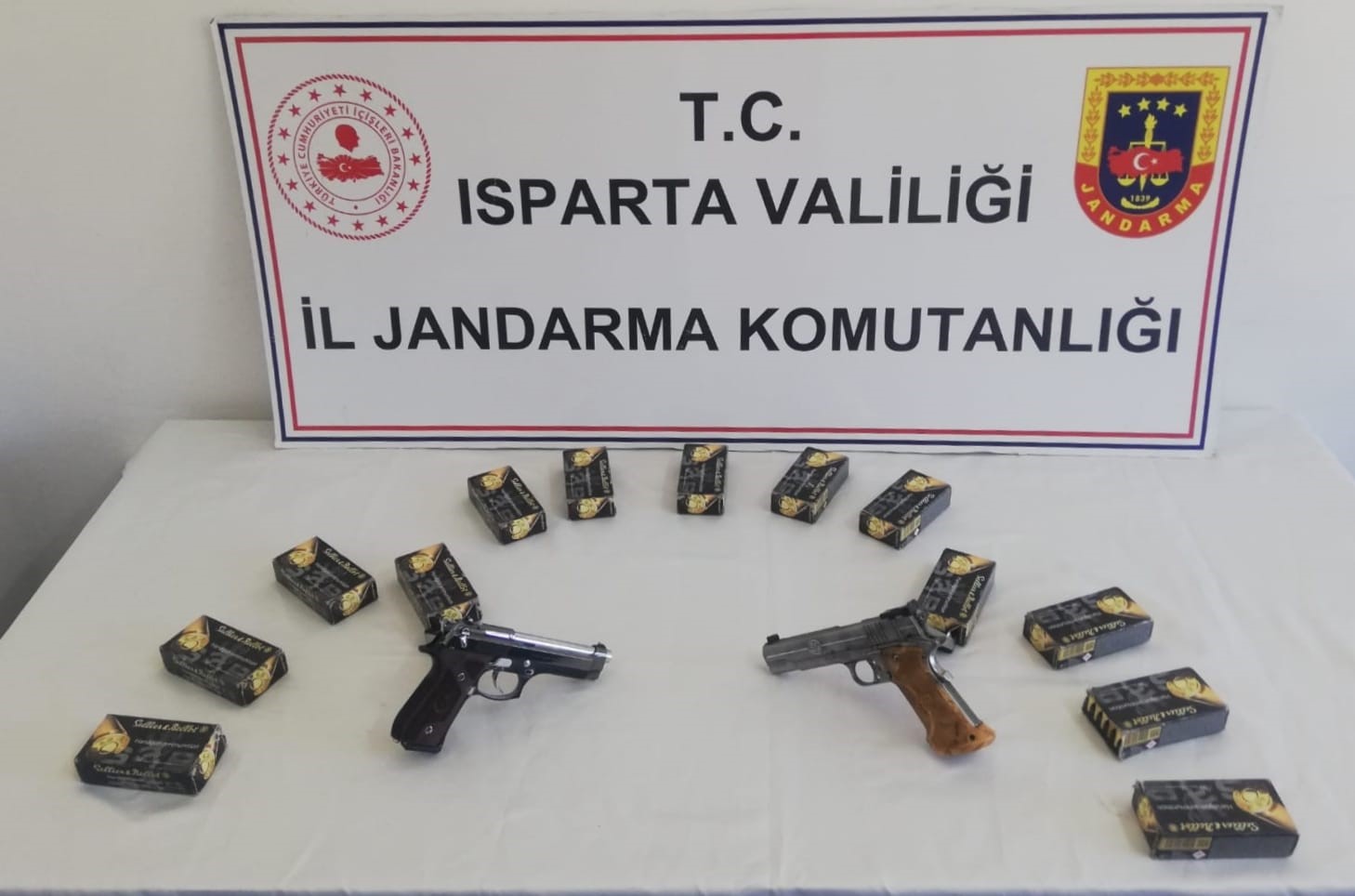 Isparta'da tabanca hırsızlığı yapan 3 şüpheli tutuklandı.