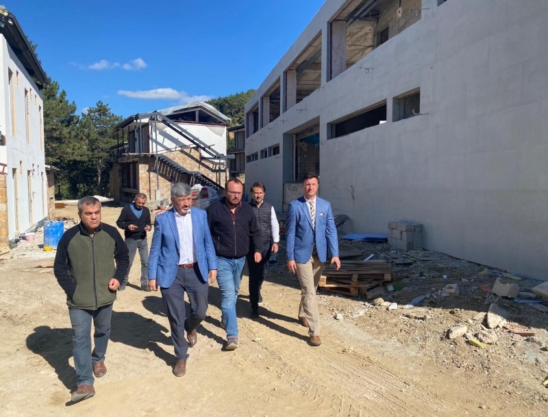 Muratdağı Termal Turizm Merkezi'nde Gençlik Kampı İnşaatı Tamamlanıyor.